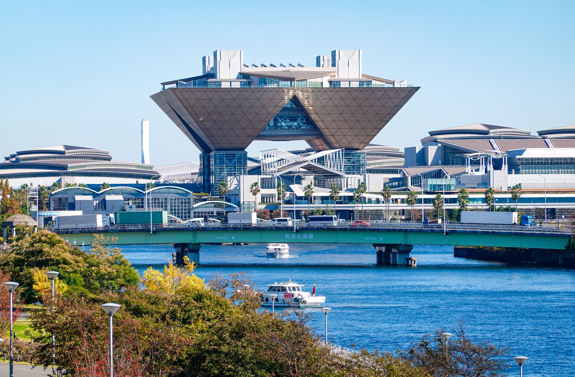 東京ビックサイトの展示会、リード